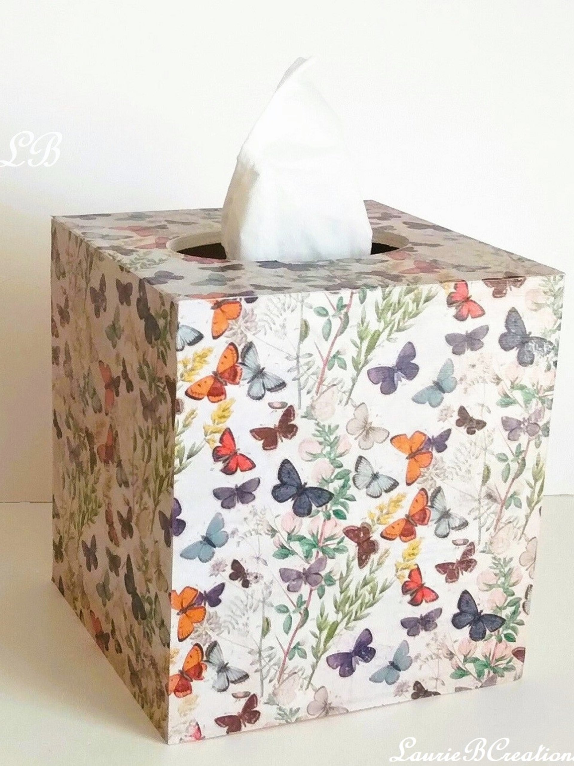 Butterfly Tissue Box Cover - Decoupage vintage style in natural beige with small butterflies and leaves 