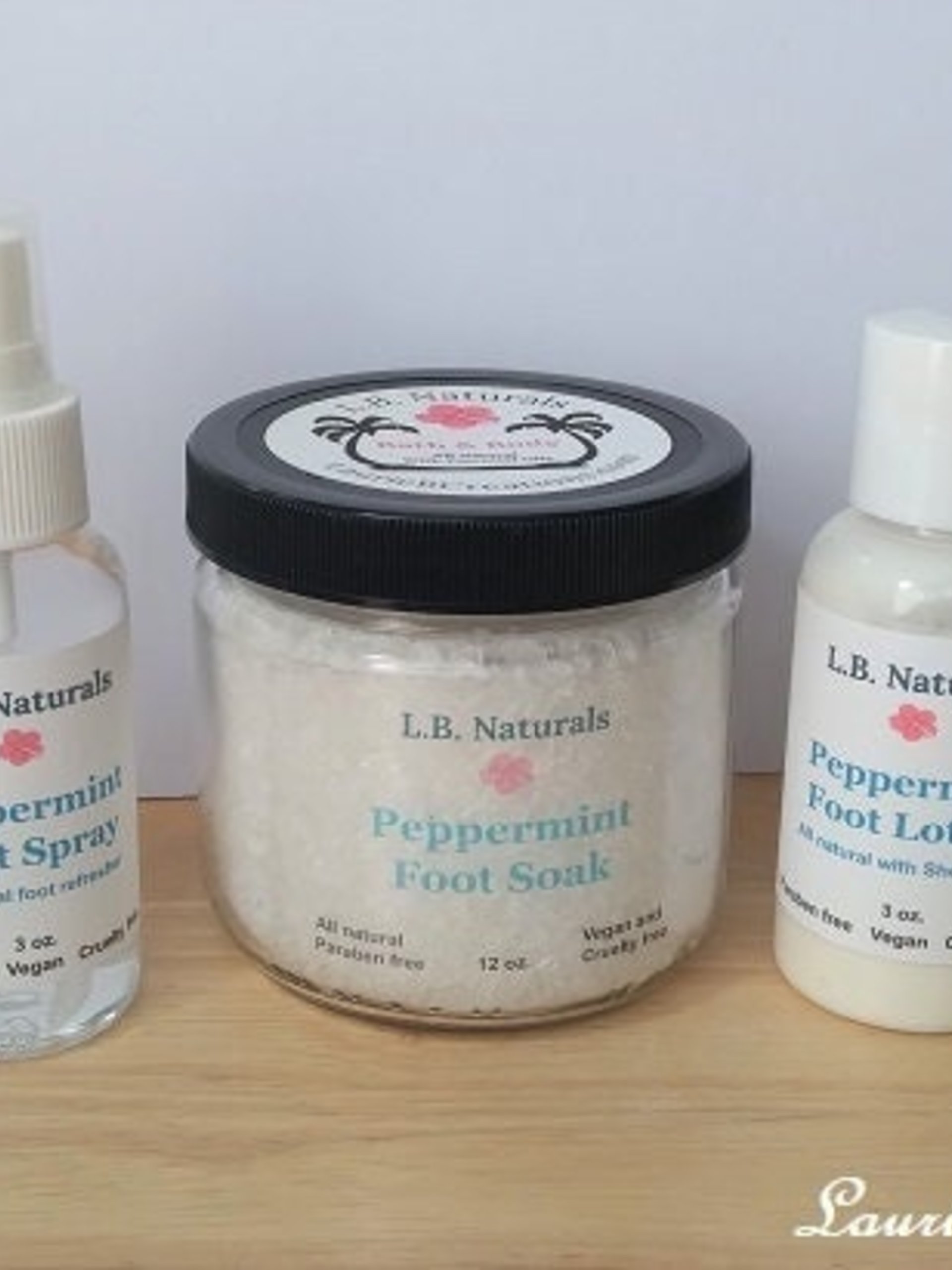 Natural Peppermint Gift Set w/ Foot Soak, Refresher Spray, Lotion and Keepsake Seashell Scoop